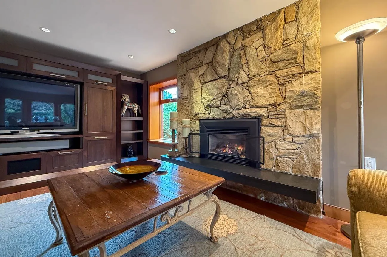 3850 Point Grey Road