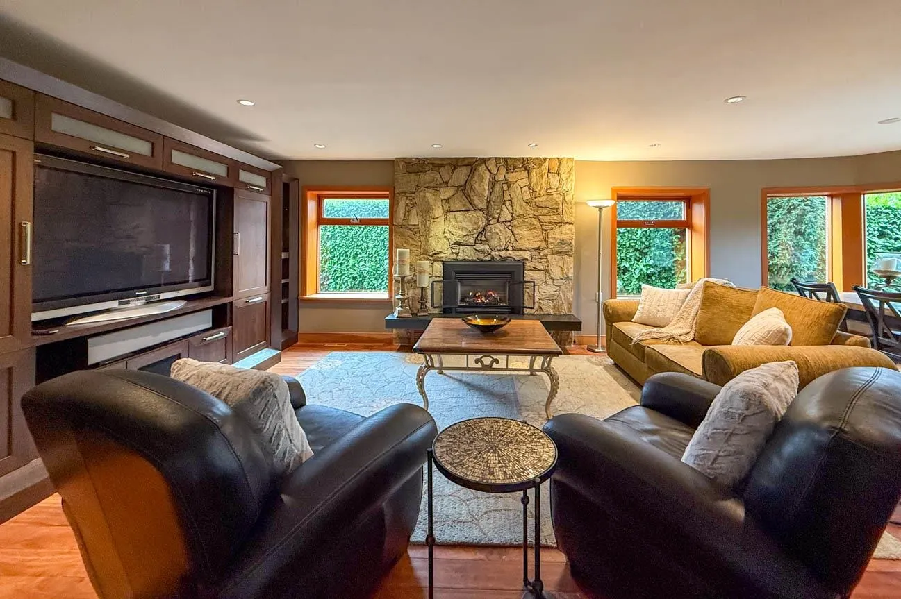 3850 Point Grey Road