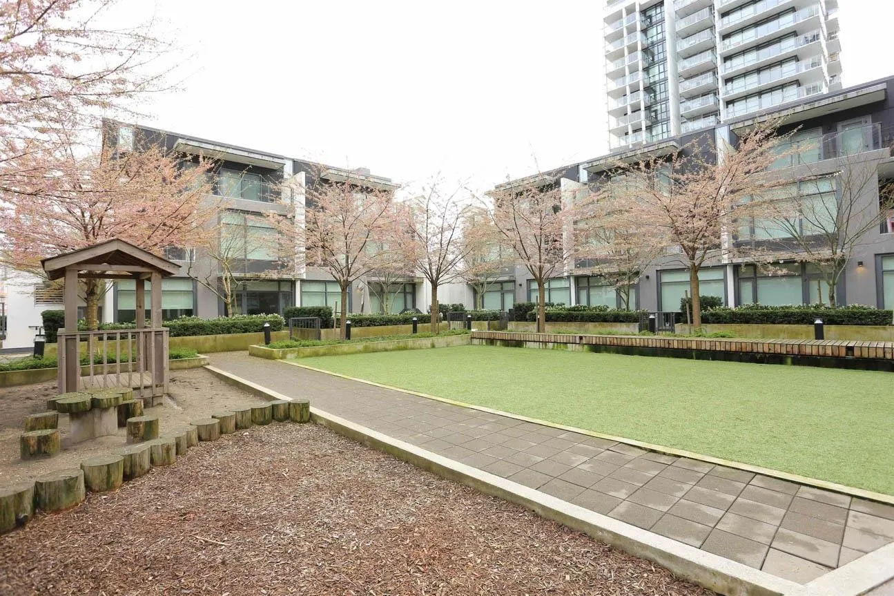 2104 4465 Juneau Street