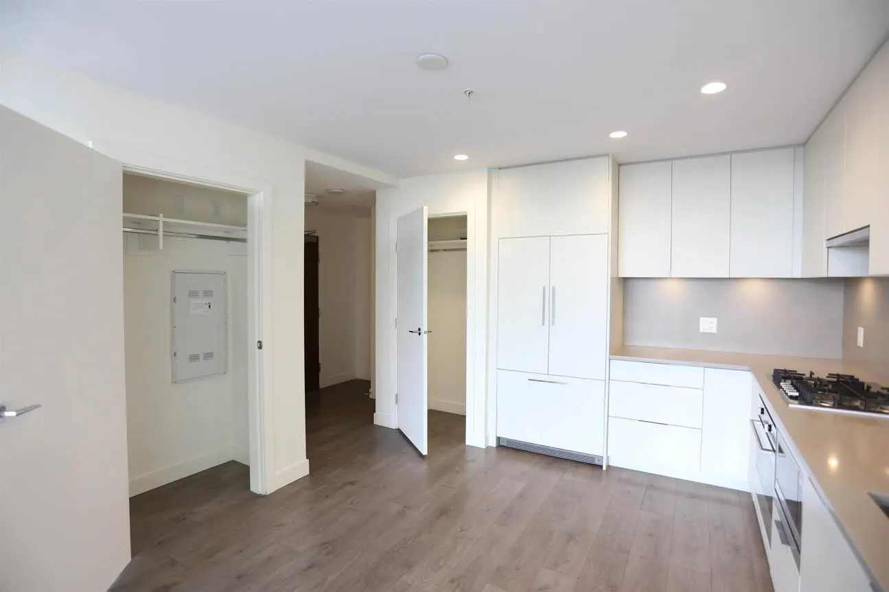 2104 4465 Juneau Street