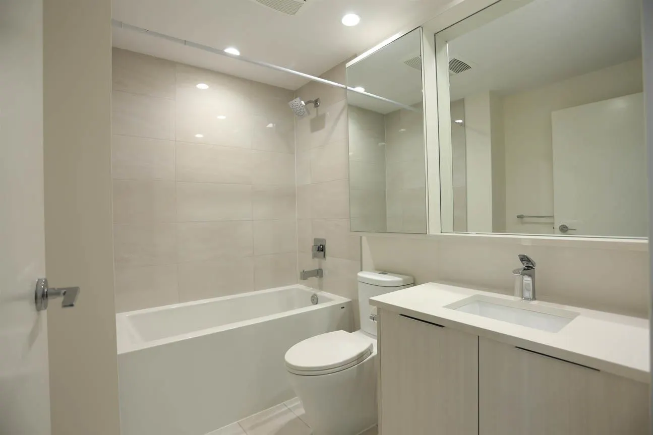 2104 4465 Juneau Street