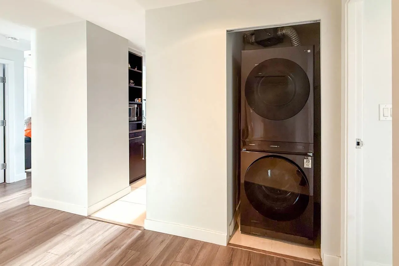 2703 638 Beach Crescent