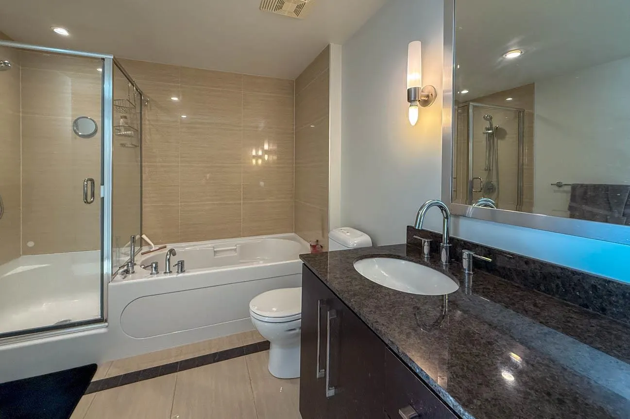 2703 638 Beach Crescent