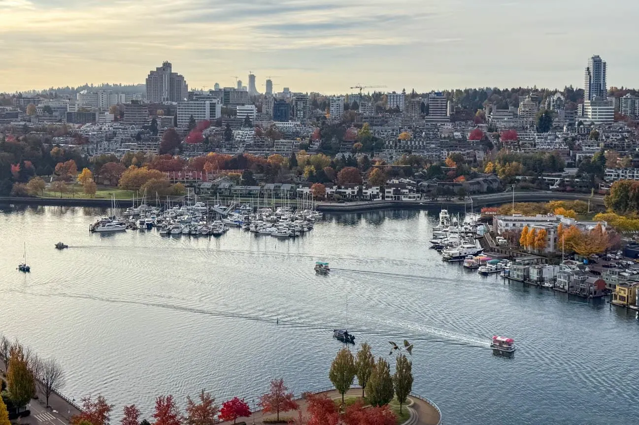 2703 638 Beach Crescent