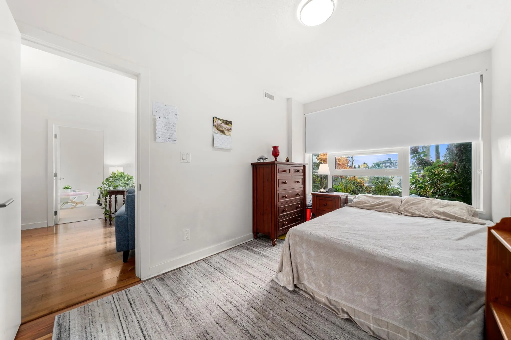 205 4083 Cambie Street