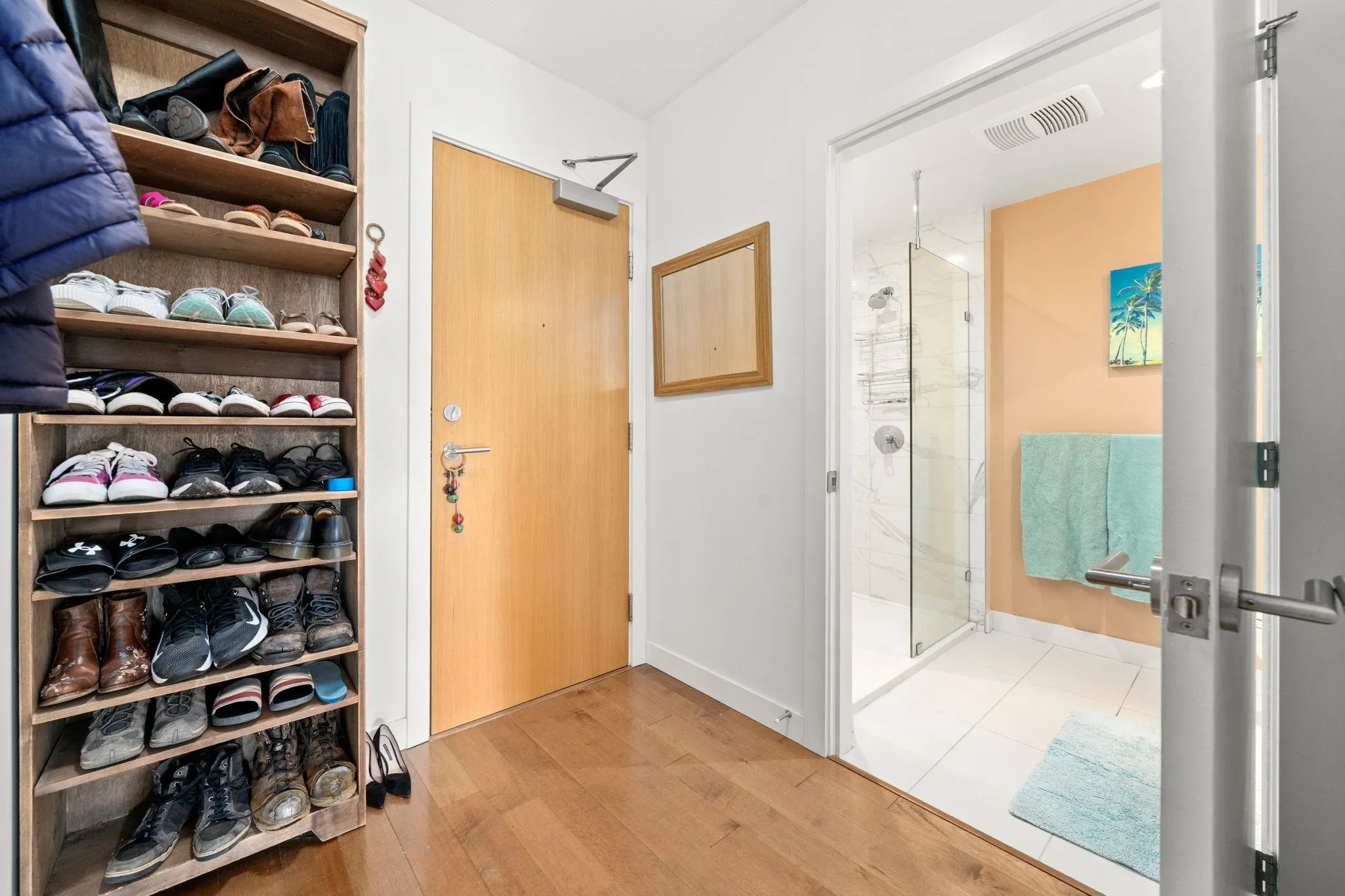 205 4083 Cambie Street