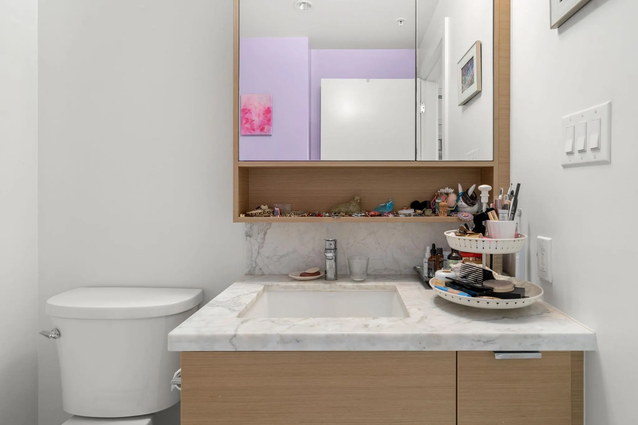 205 4083 Cambie Street