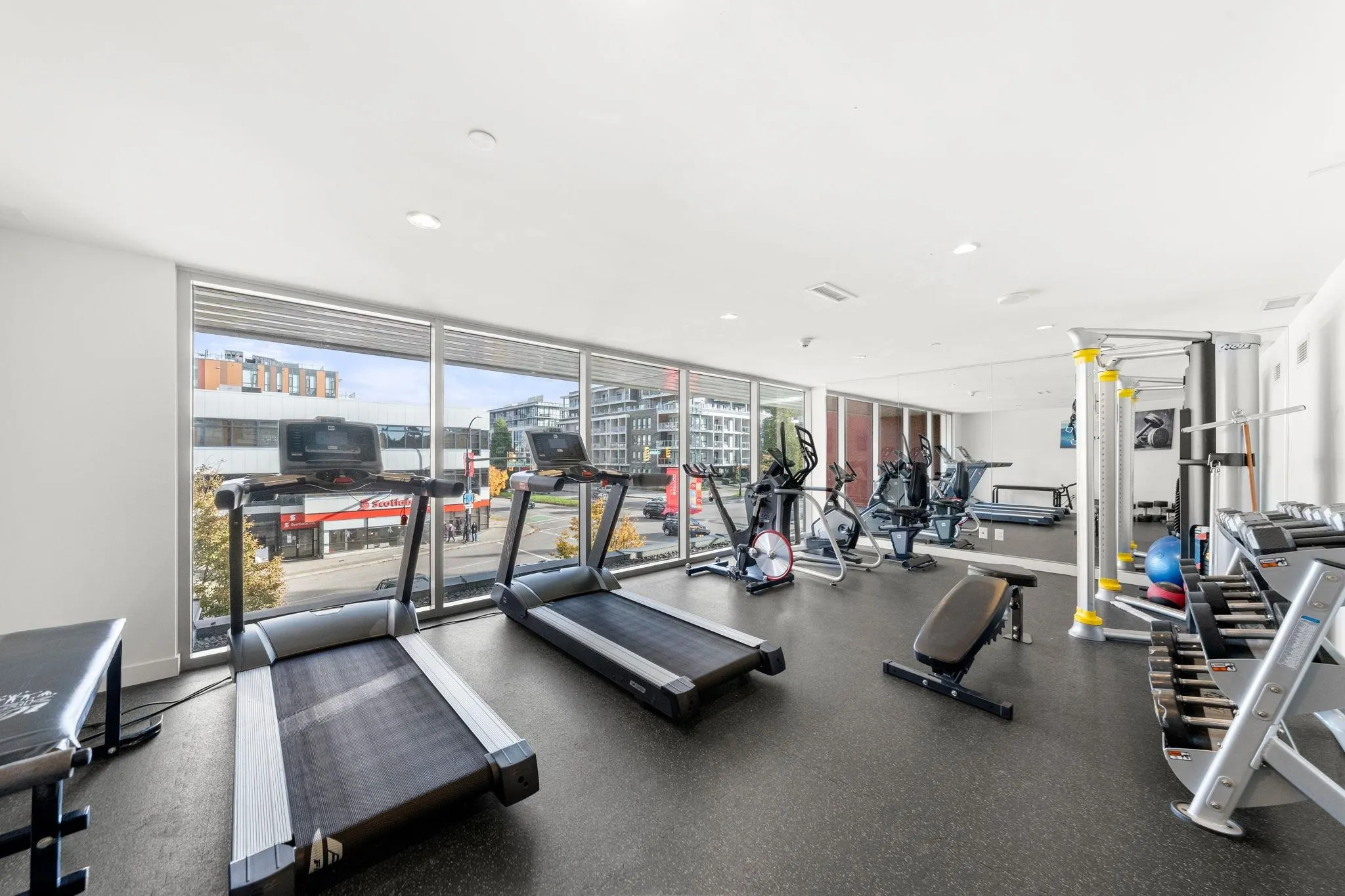 205 4083 Cambie Street