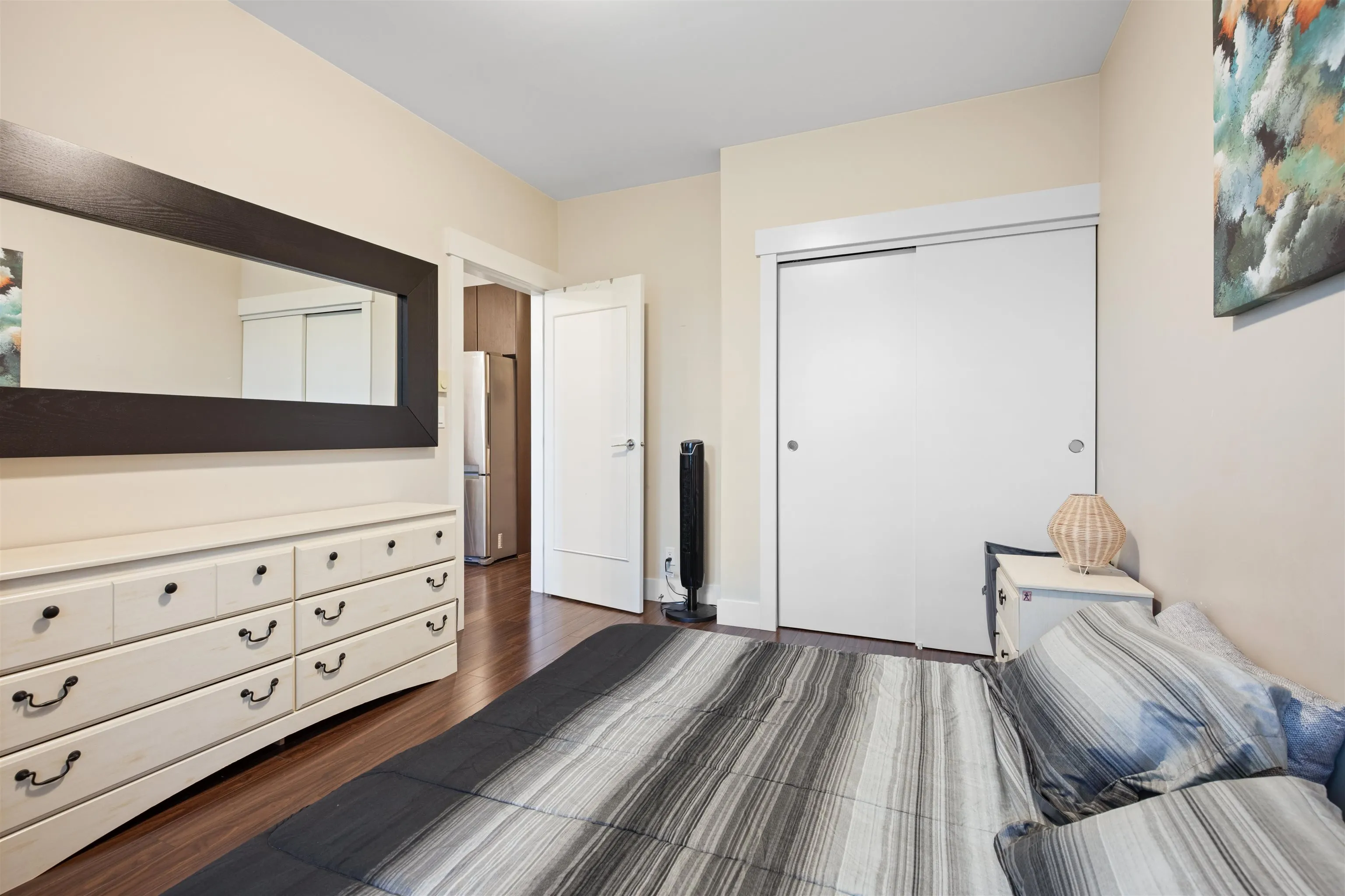 307 2351 Kelly Avenue