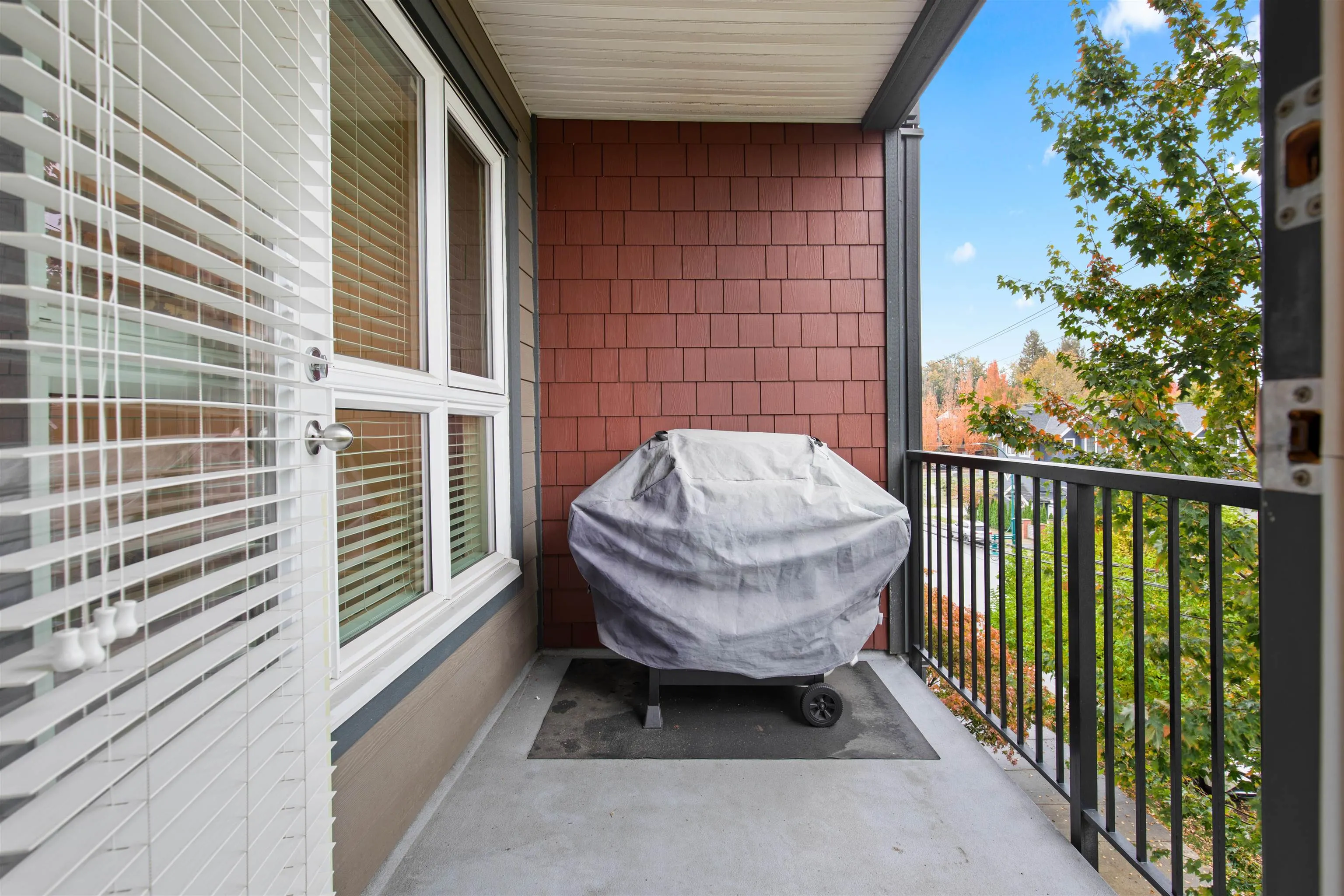 307 2351 Kelly Avenue