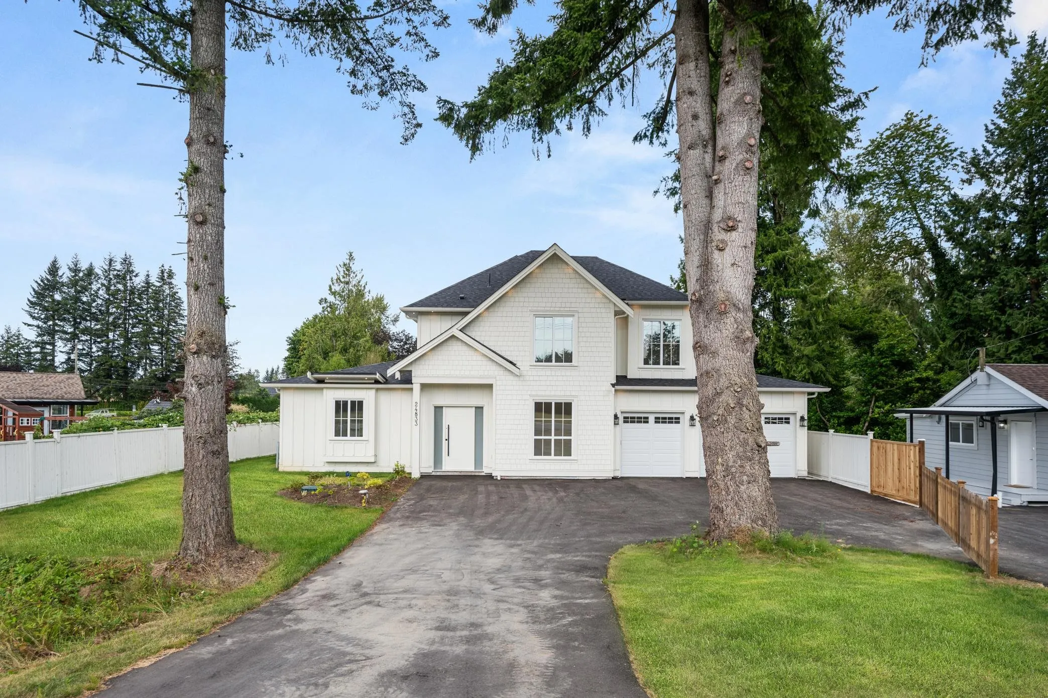 24833 Robertson Crescent