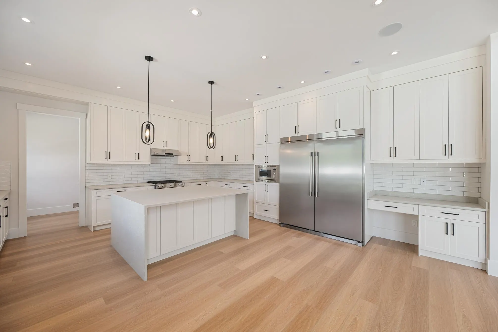 24833 Robertson Crescent