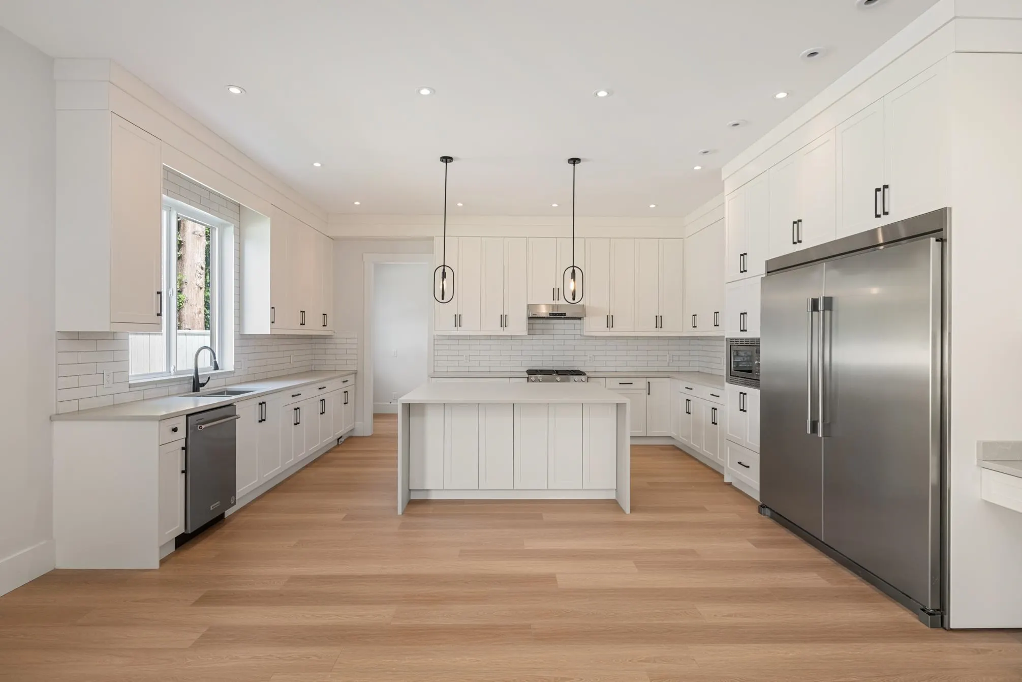 24833 Robertson Crescent