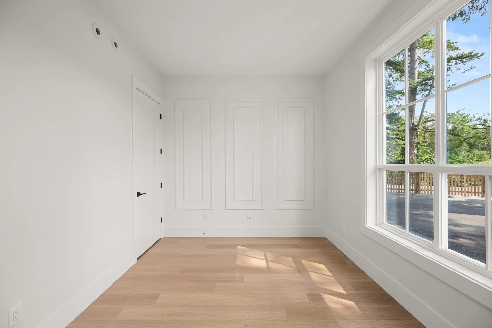 24833 Robertson Crescent