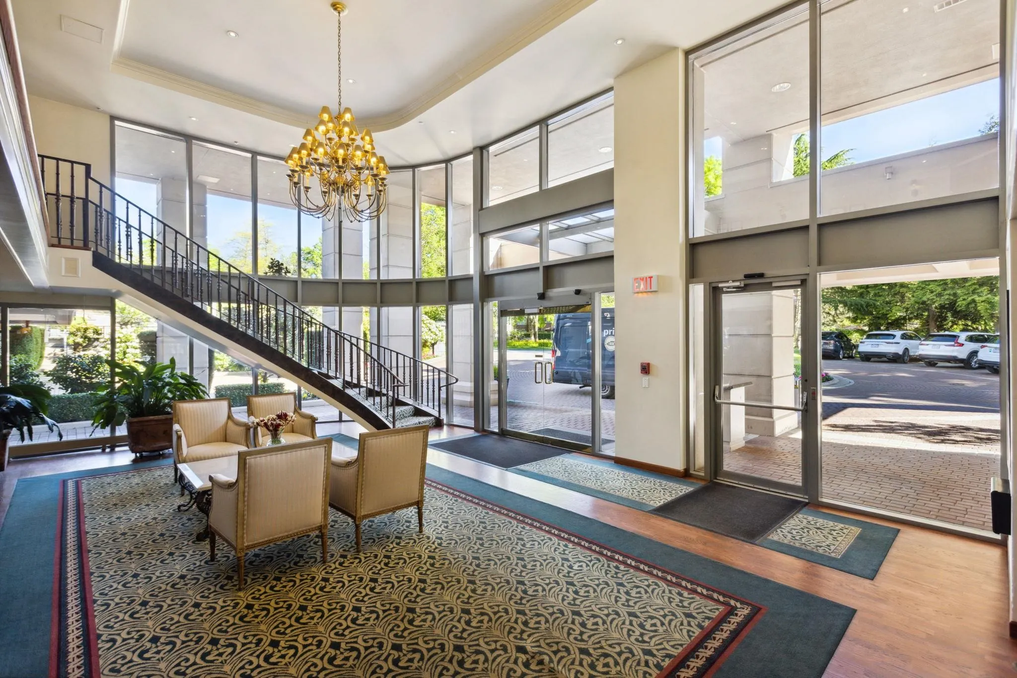 1901 5775 Hampton Place