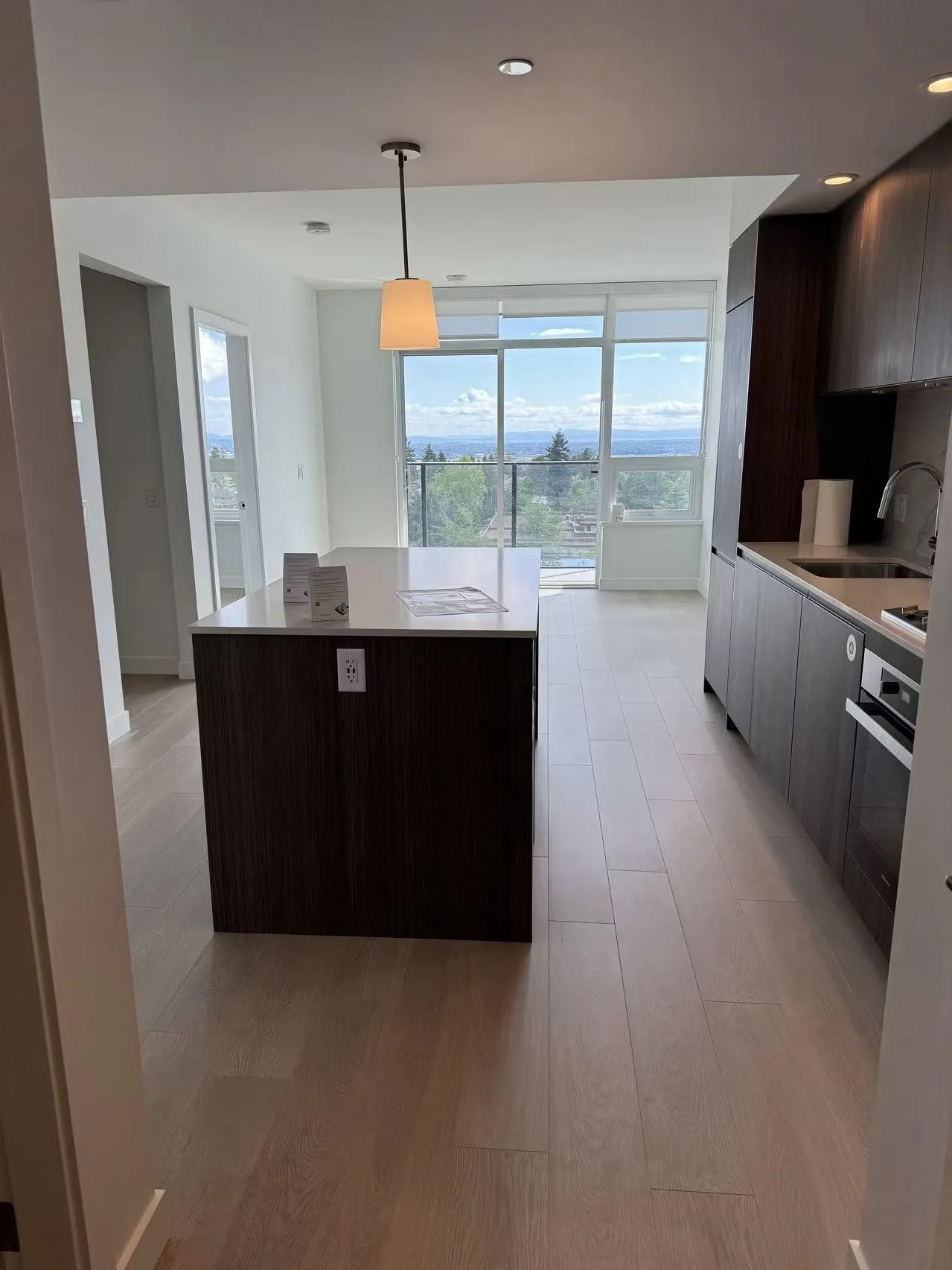 805 6537 Telford Avenue