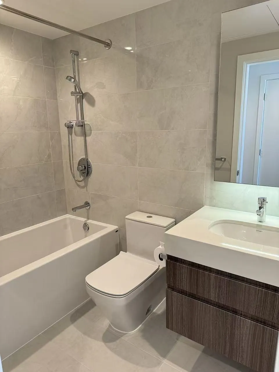 805 6537 Telford Avenue