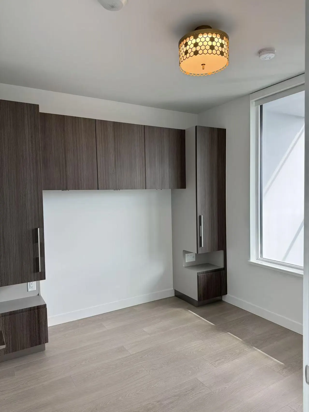 805 6537 Telford Avenue