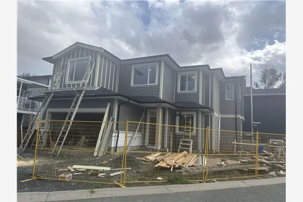 14 46379 Uplands Road