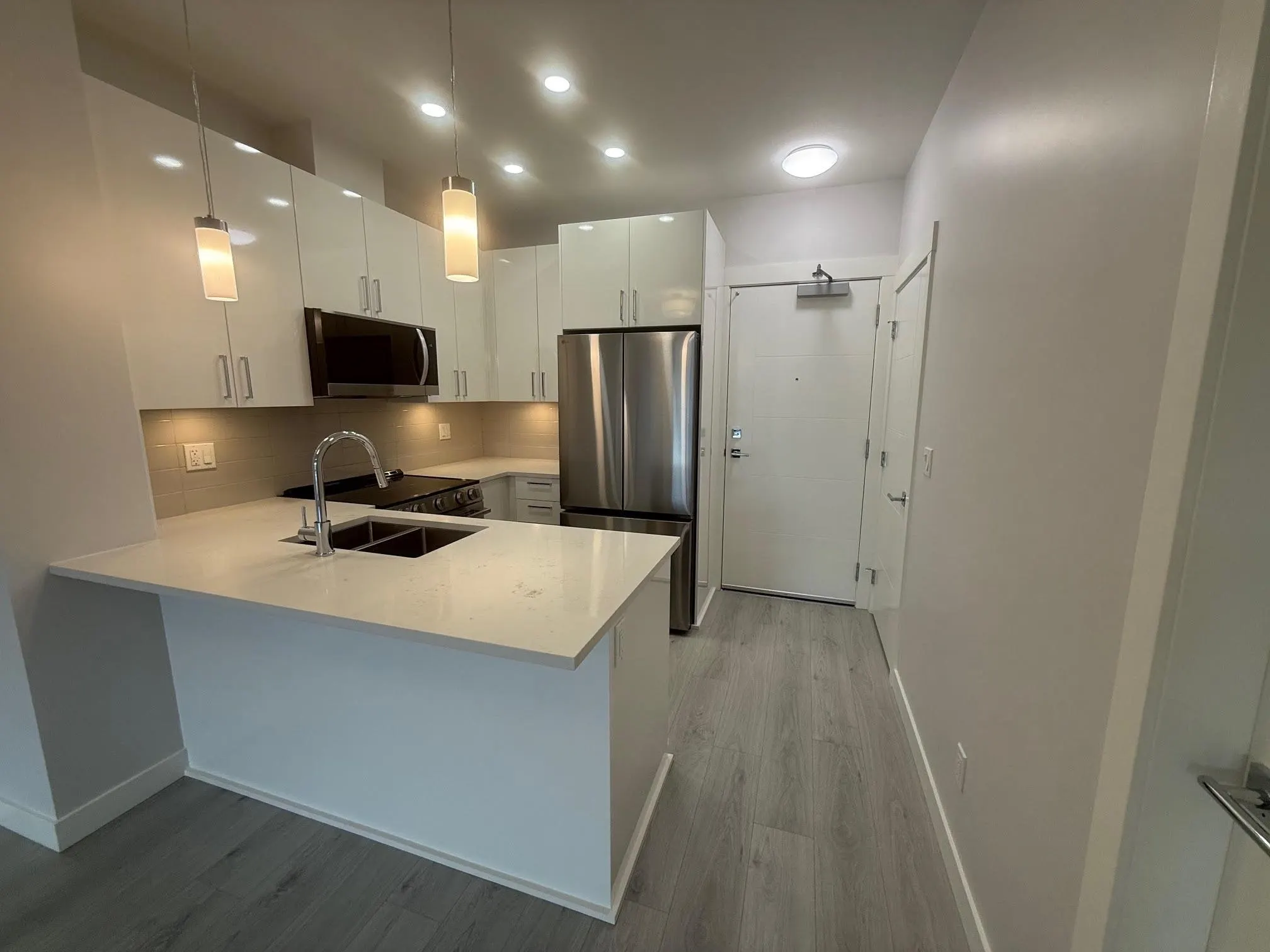 103 33886 Pine Street