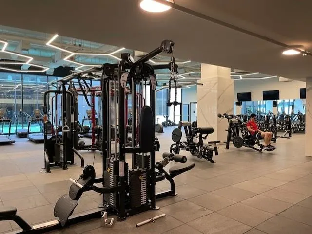 2404 4168 Lougheed Highway