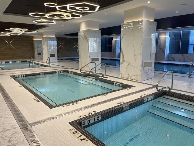 2404 4168 Lougheed Highway