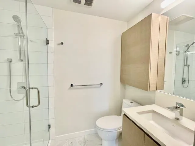 2404 4168 Lougheed Highway