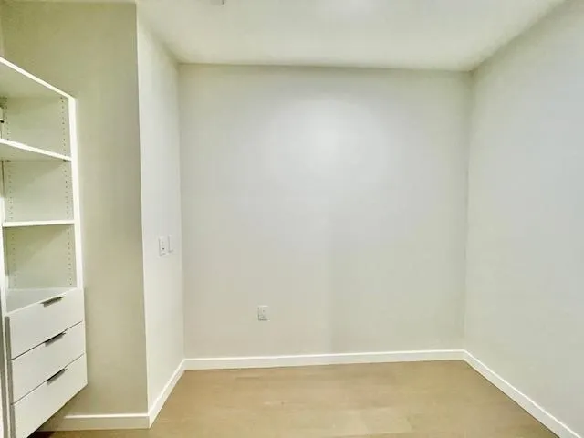 2404 4168 Lougheed Highway