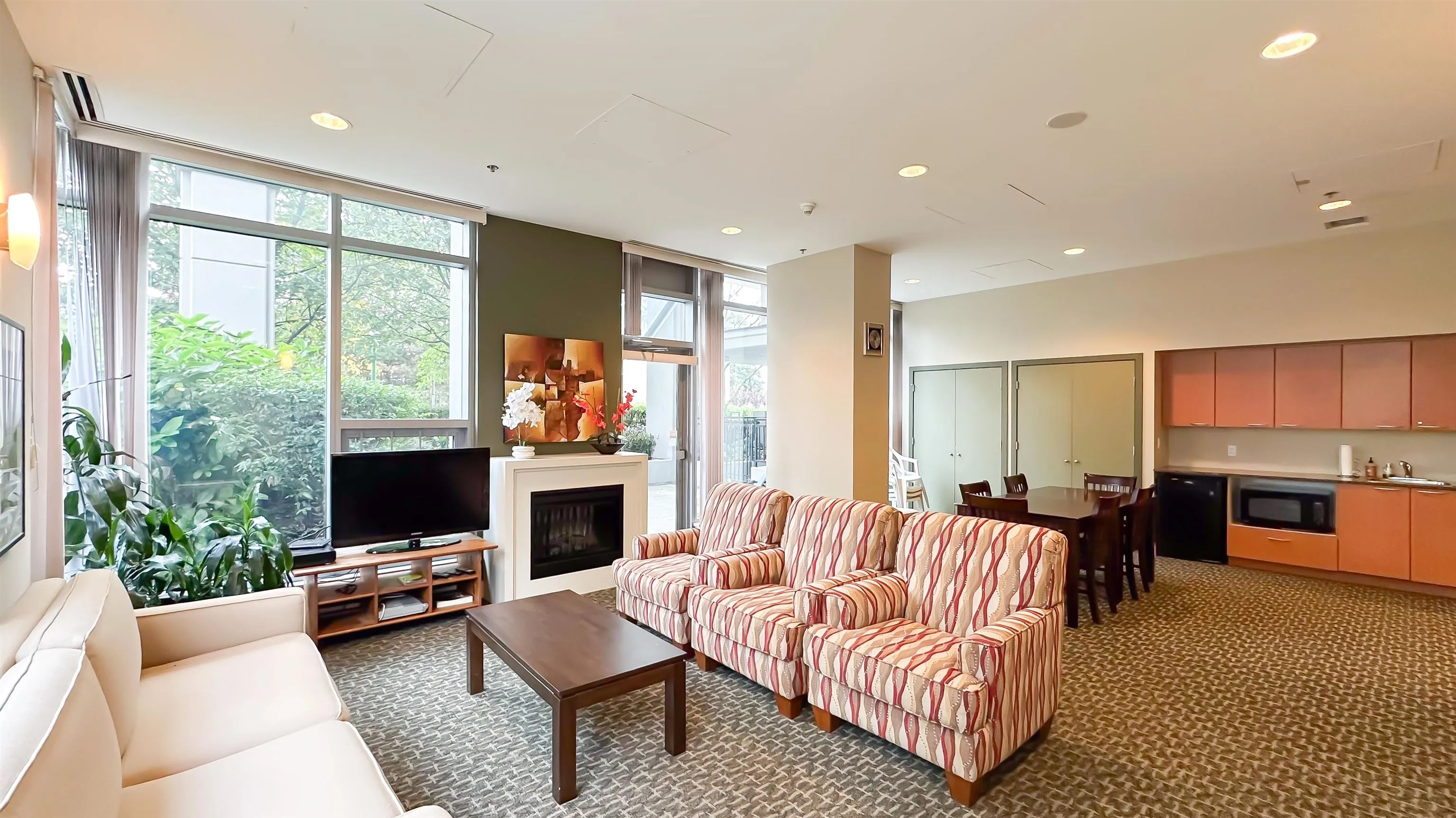 2008 7178 Collier Street