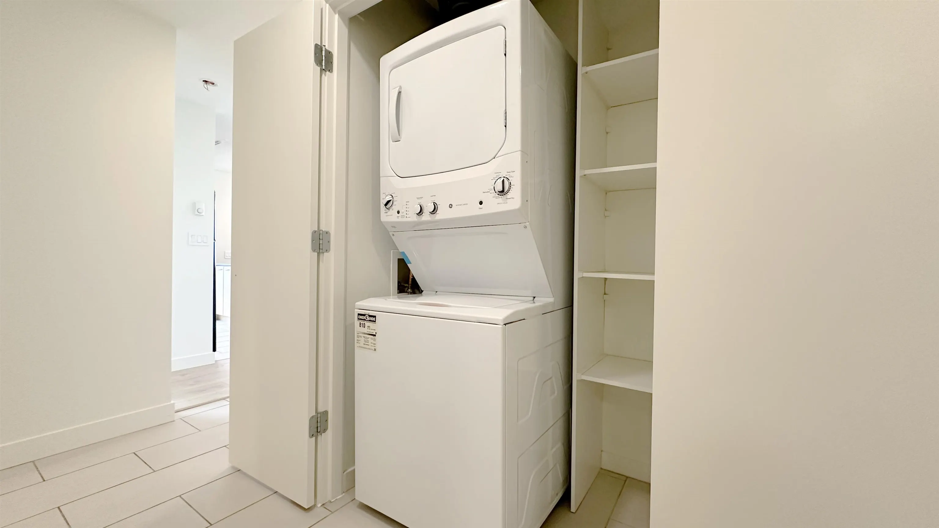 2008 7178 Collier Street