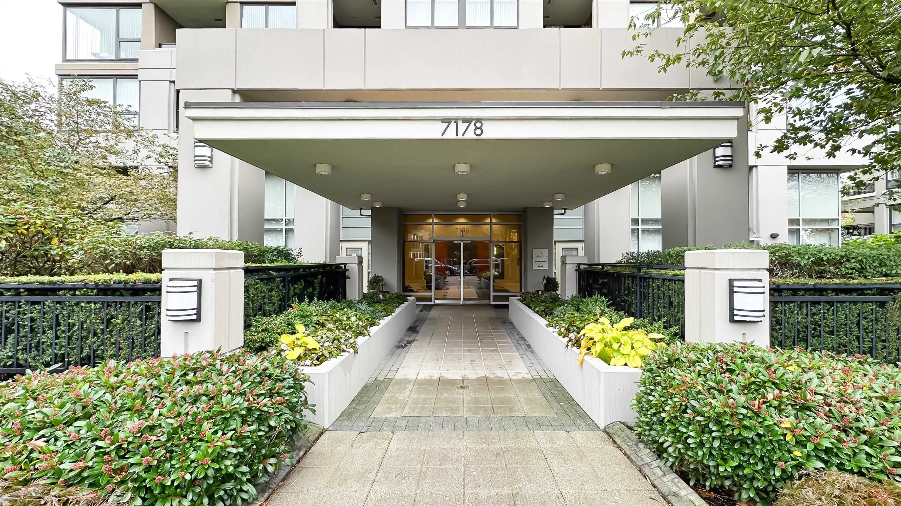 2008 7178 Collier Street