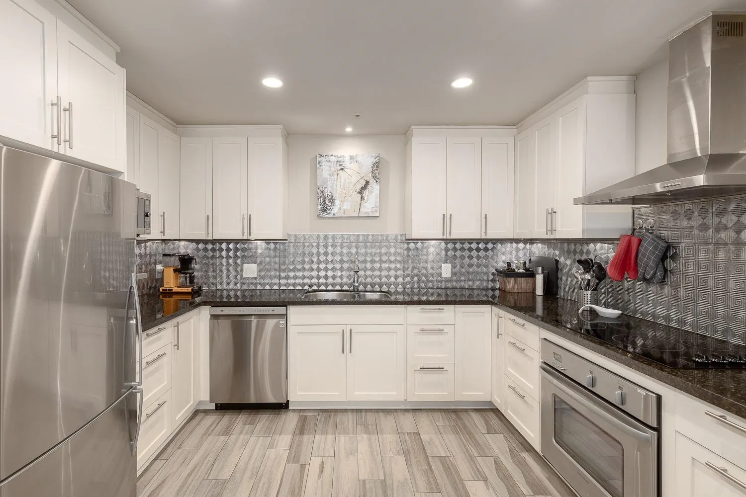 104 293 Smithe Street