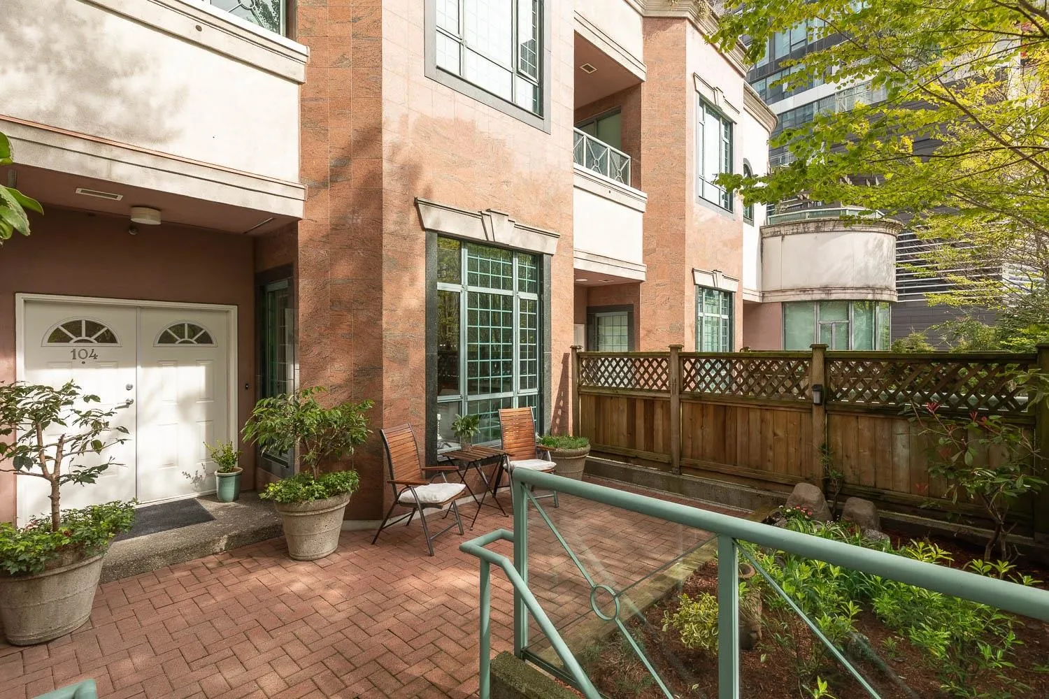 104 293 Smithe Street