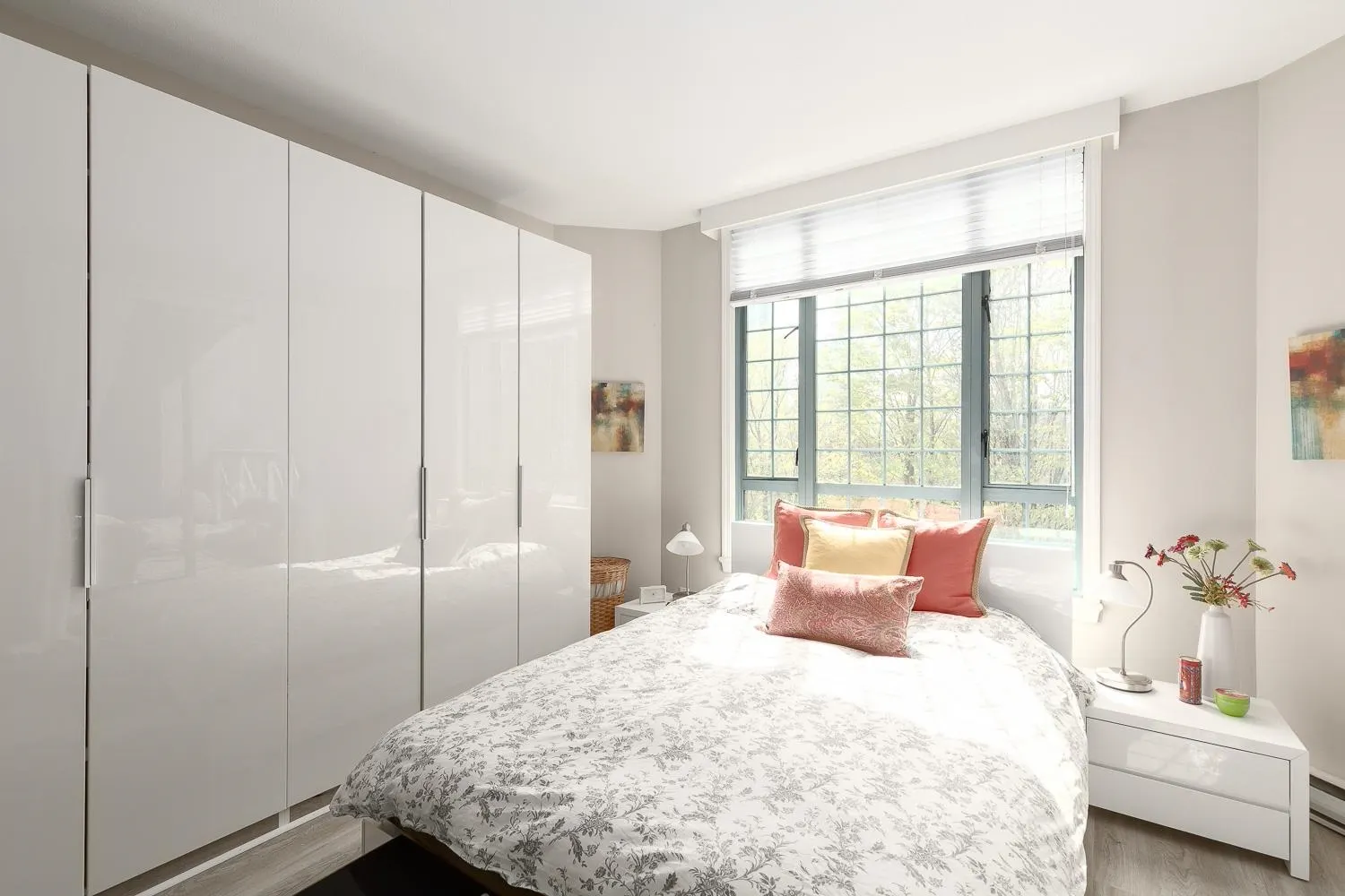 104 293 Smithe Street