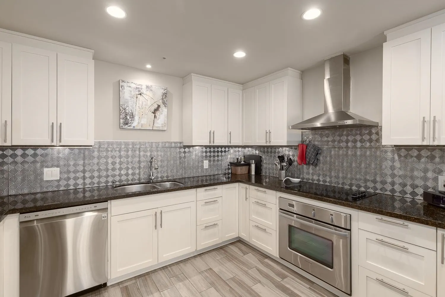 104 293 Smithe Street