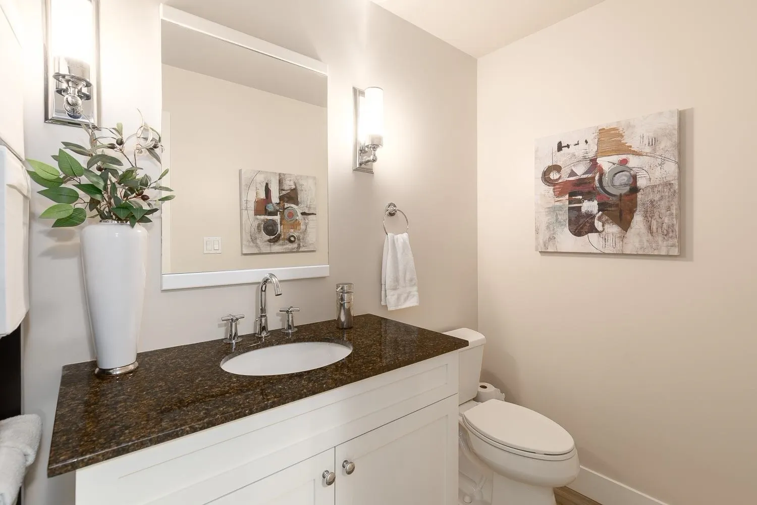 104 293 Smithe Street