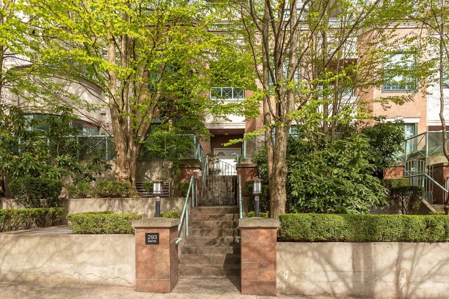 104 293 Smithe Street