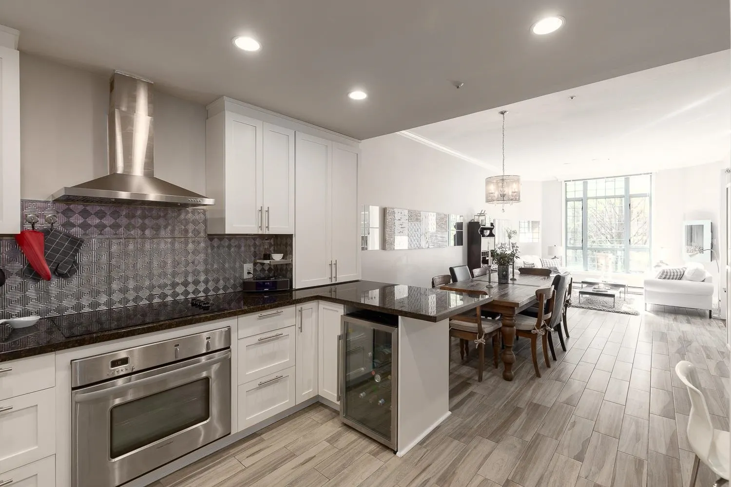 104 293 Smithe Street