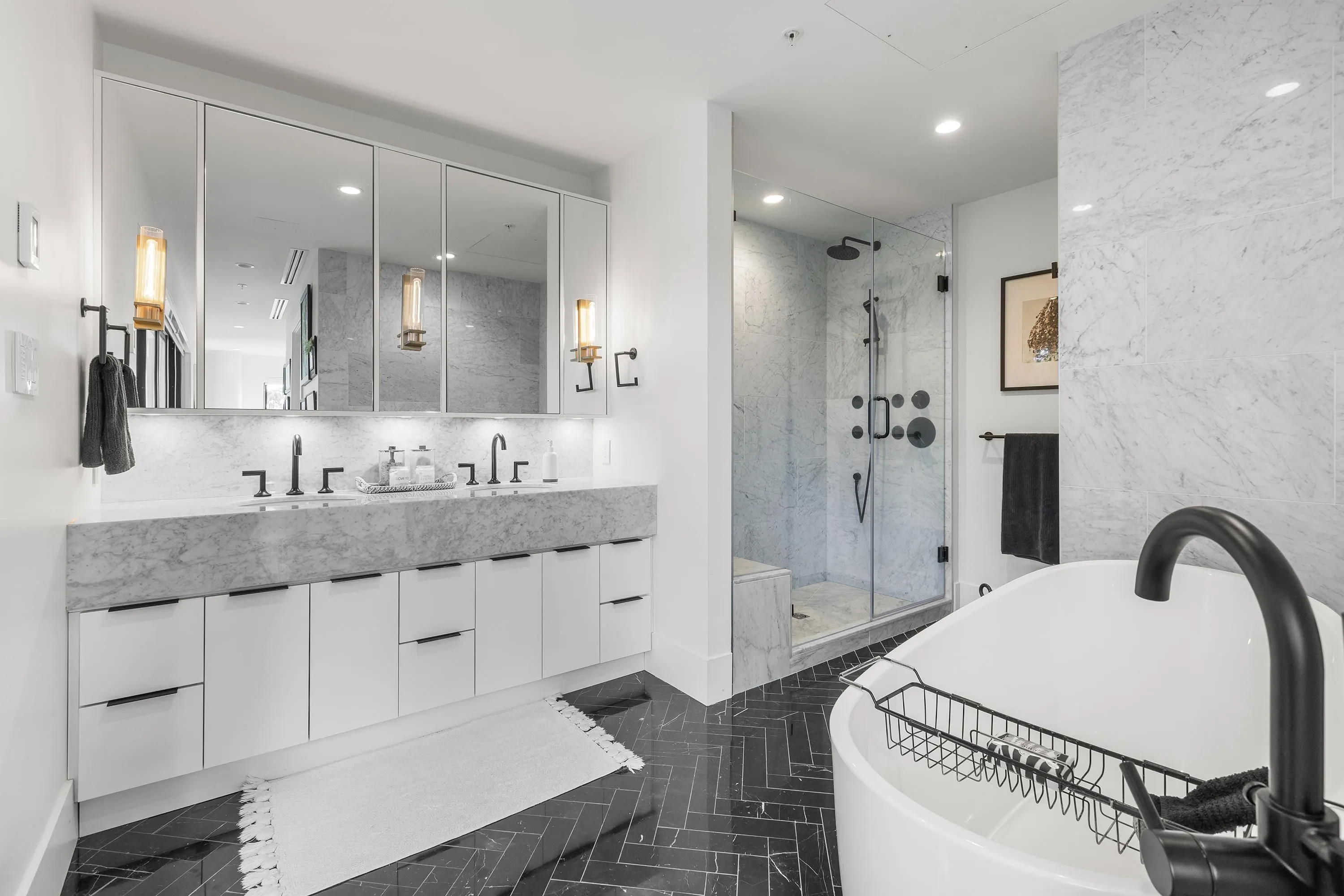 602 14825 Thrift Avenue