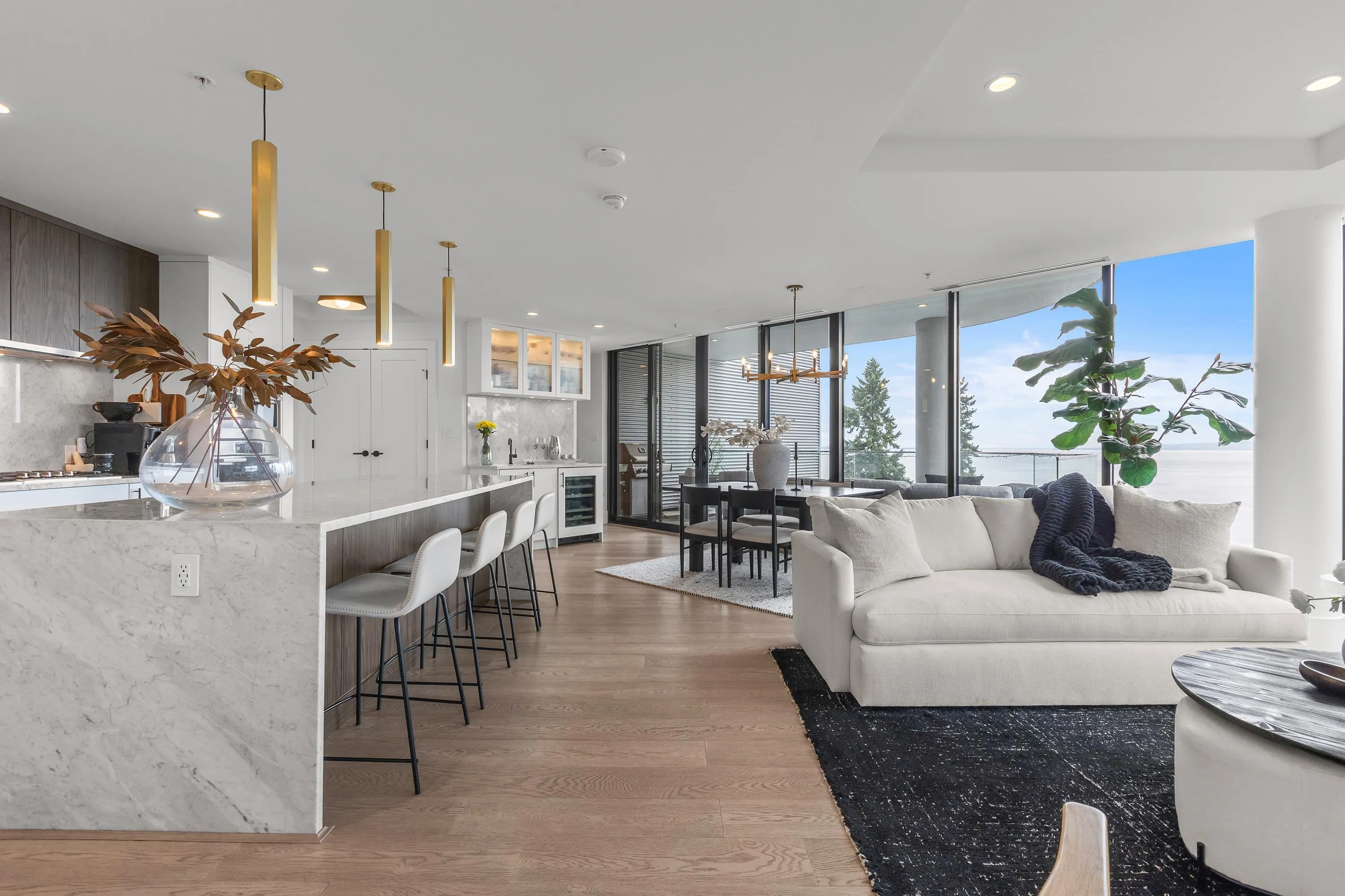 602 14825 Thrift Avenue