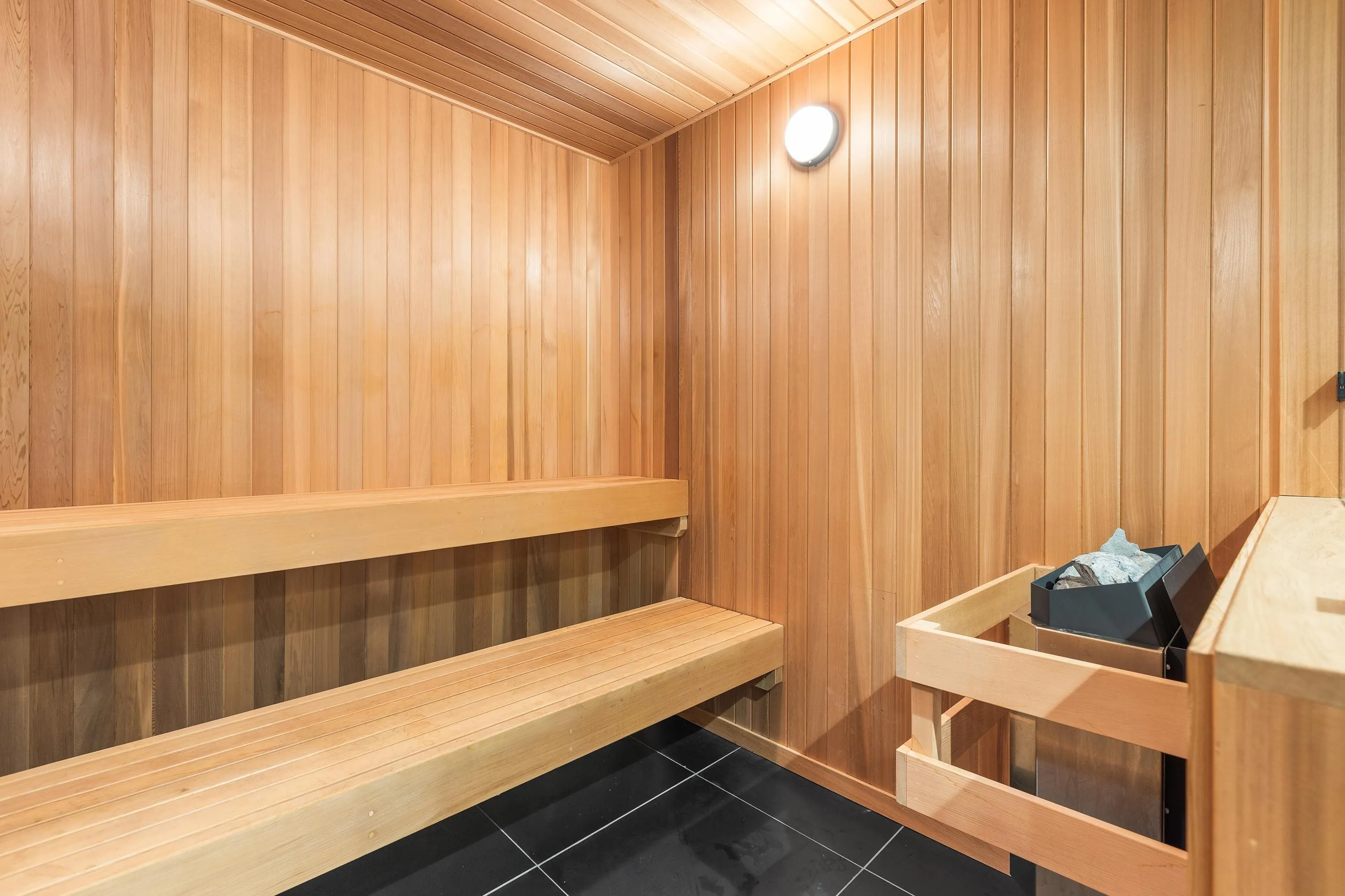 602 14825 Thrift Avenue