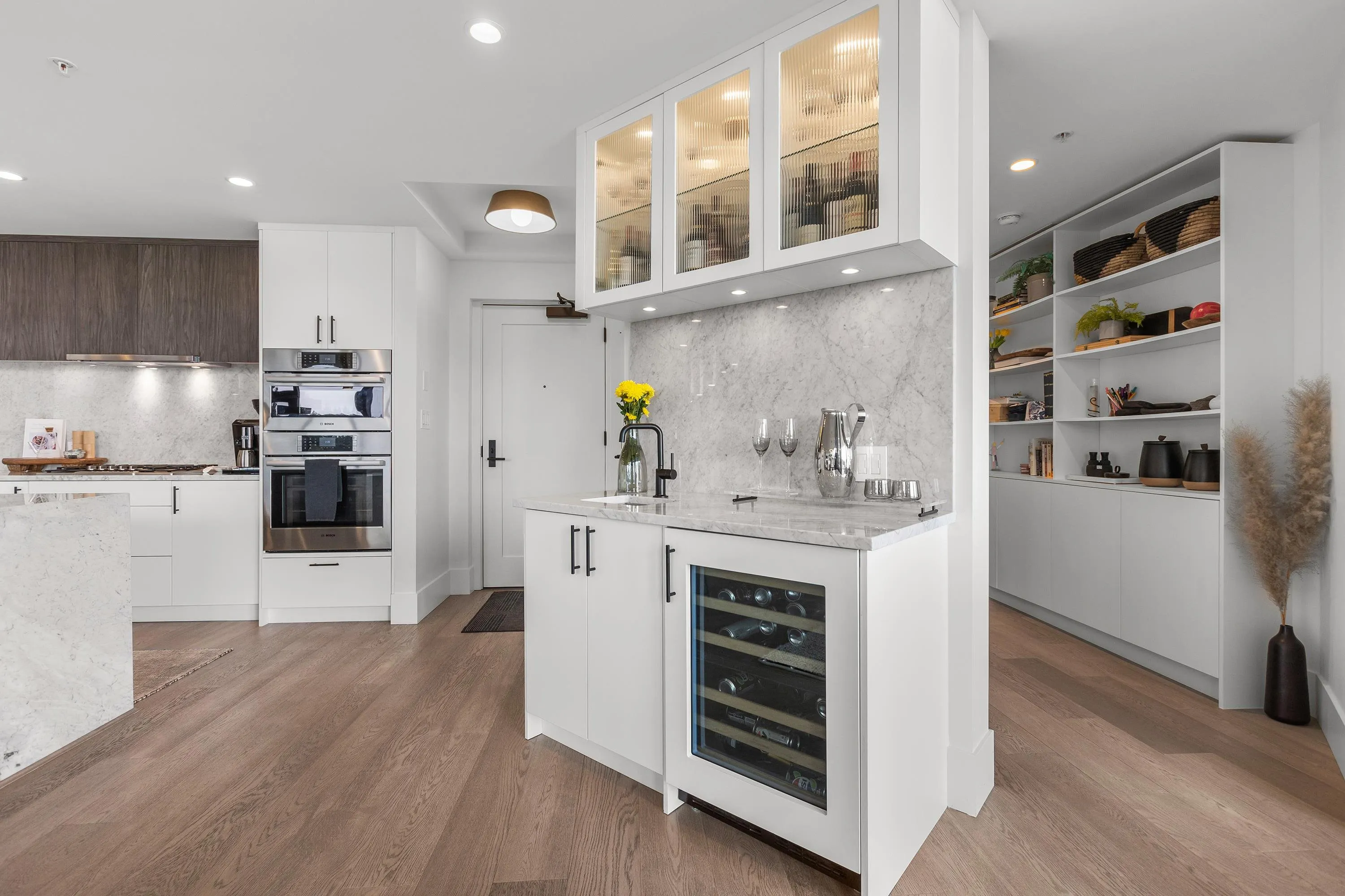 602 14825 Thrift Avenue