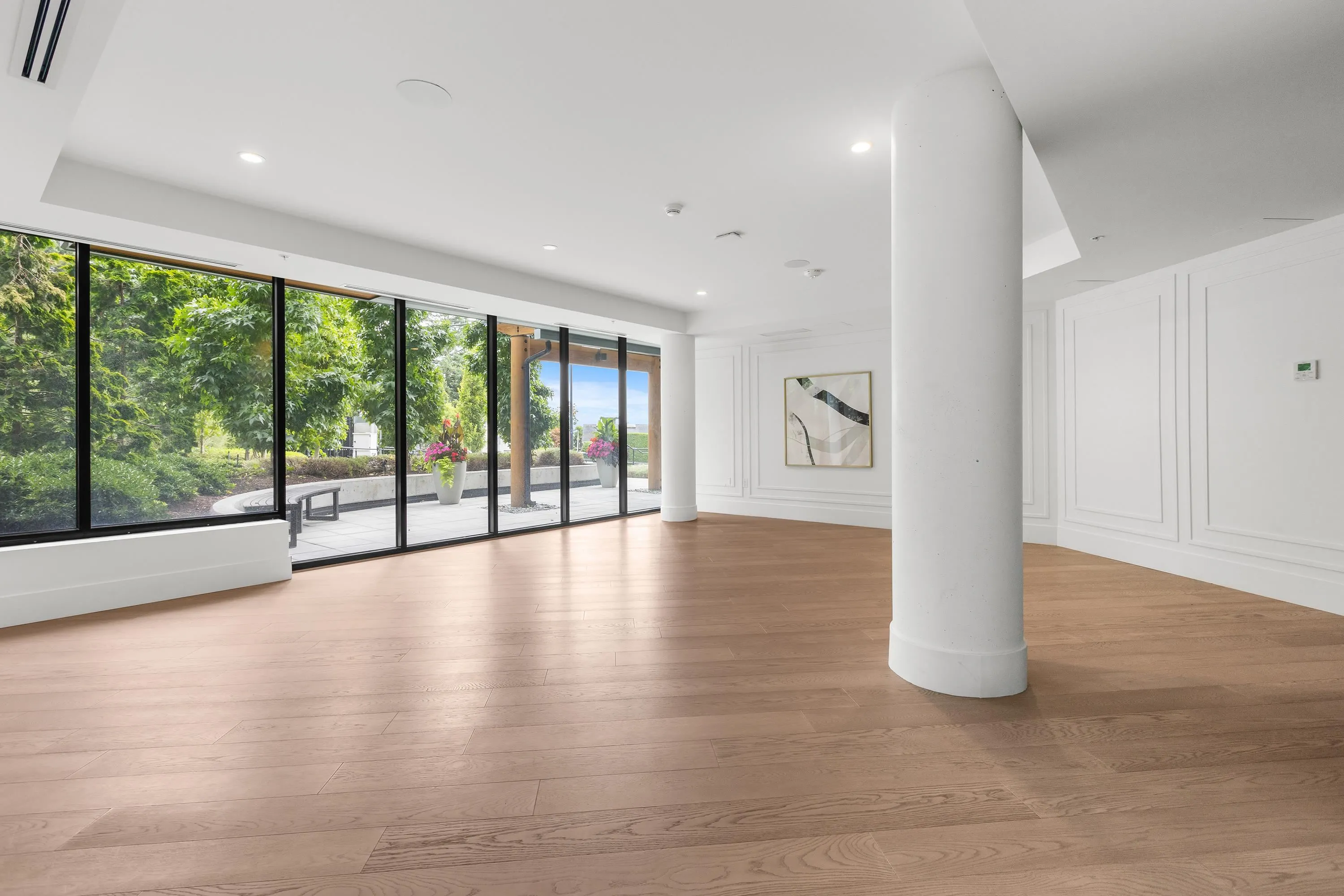 602 14825 Thrift Avenue