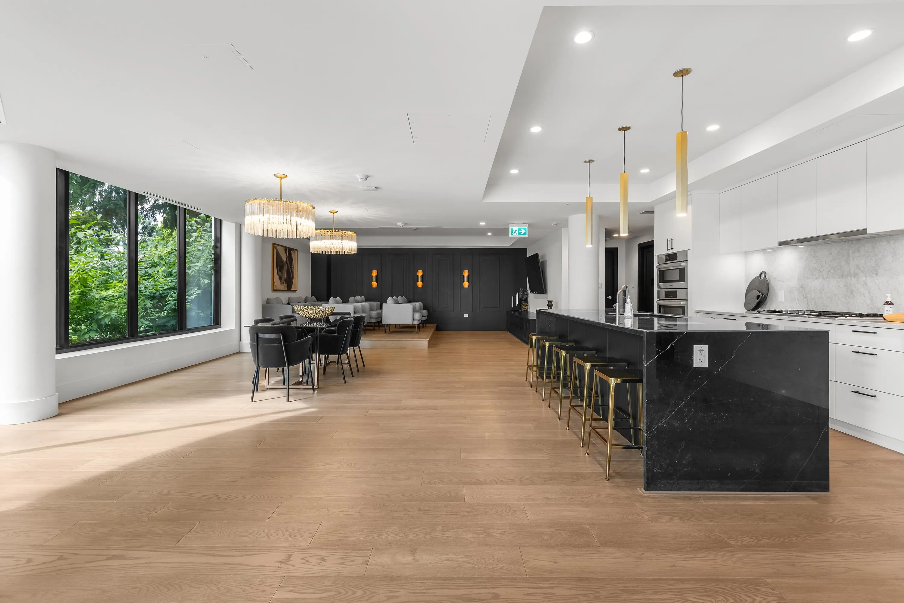 602 14825 Thrift Avenue