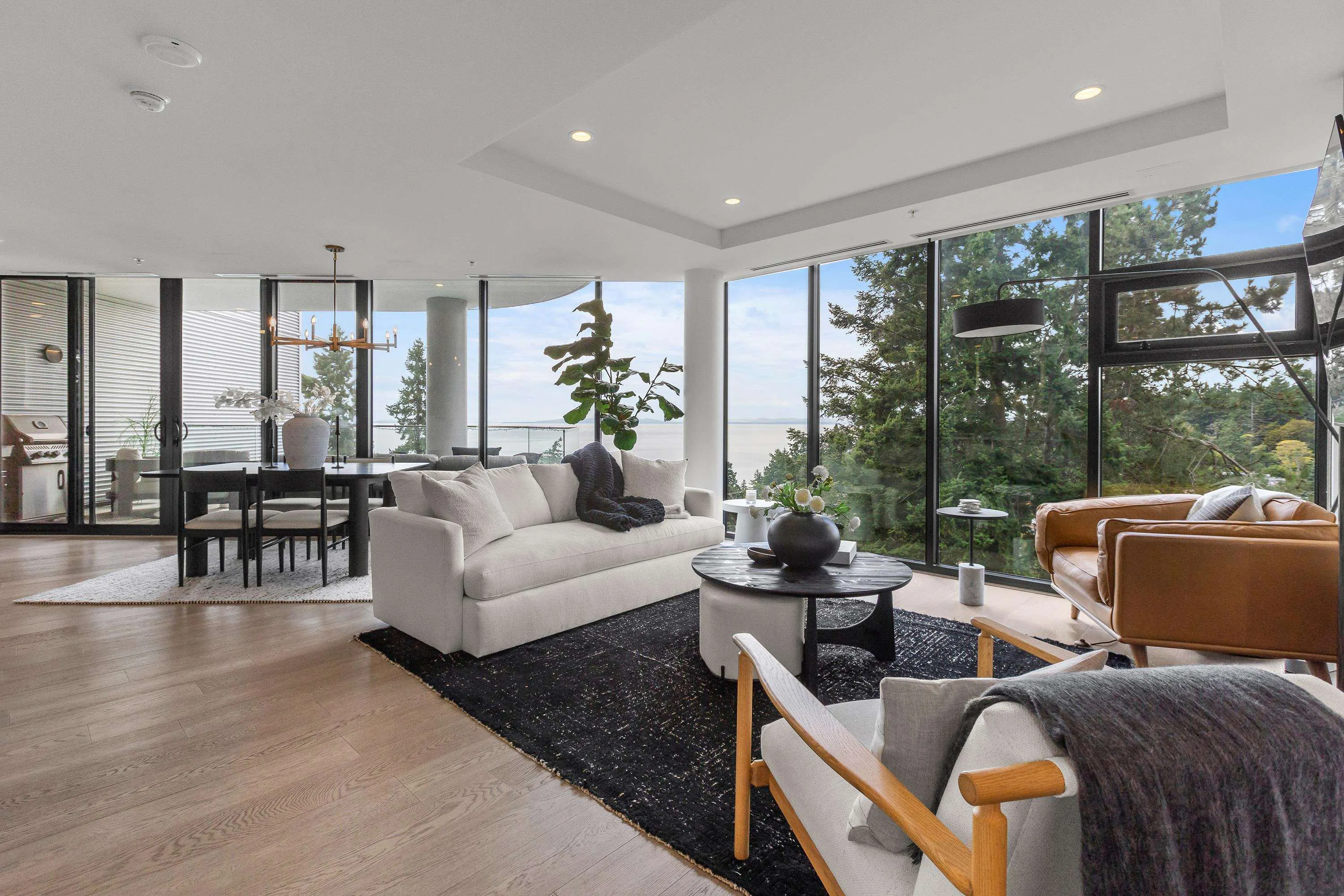 602 14825 Thrift Avenue