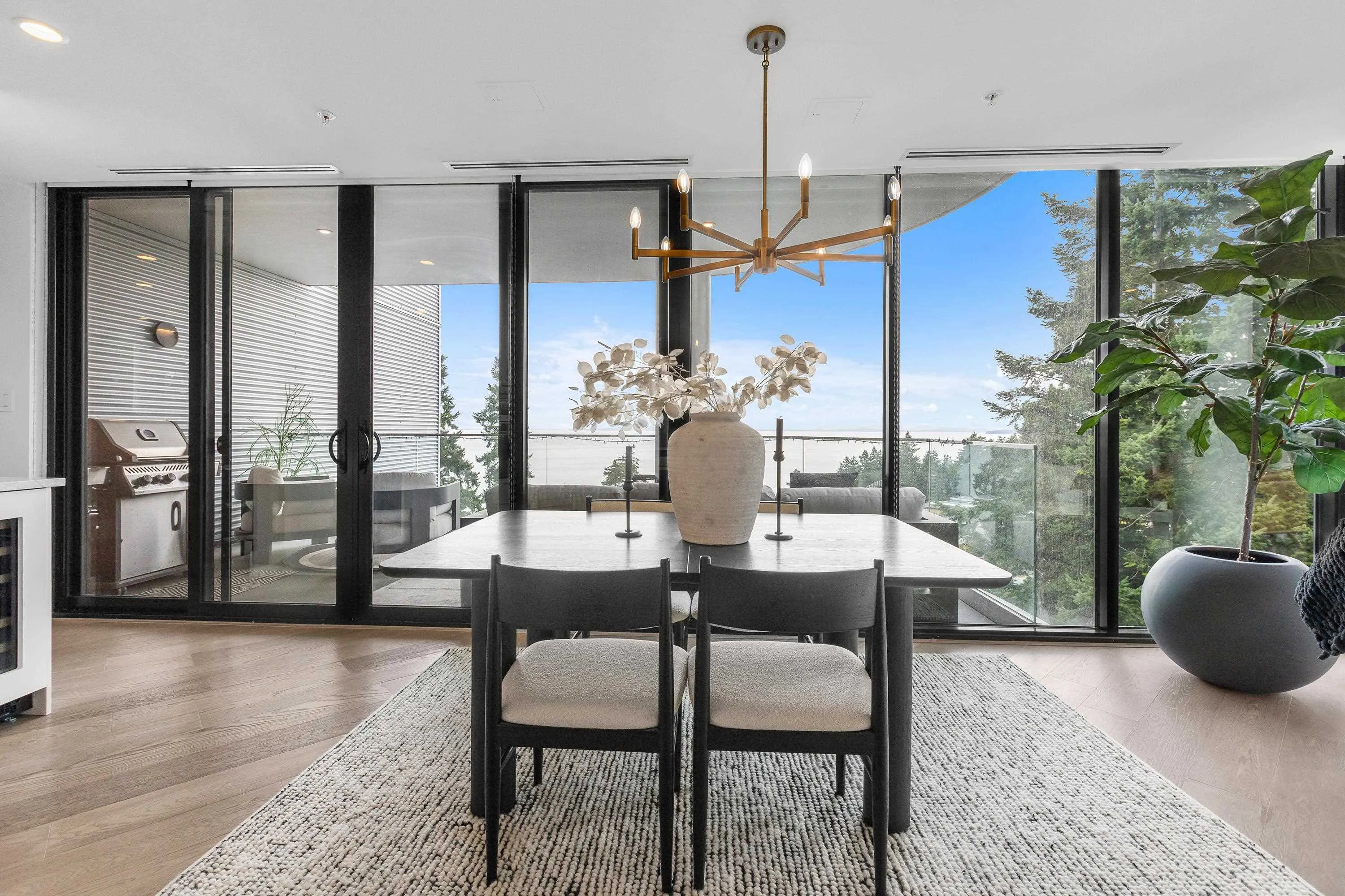 602 14825 Thrift Avenue