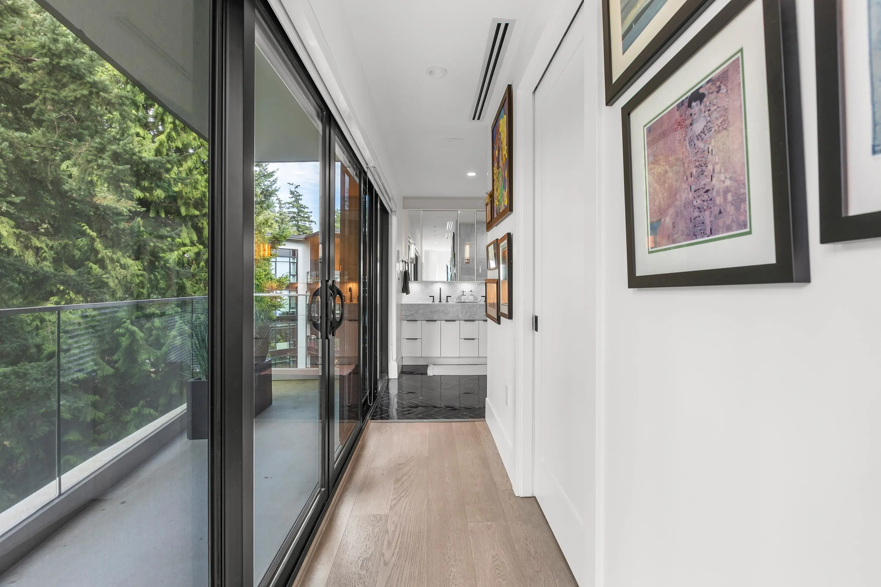 602 14825 Thrift Avenue