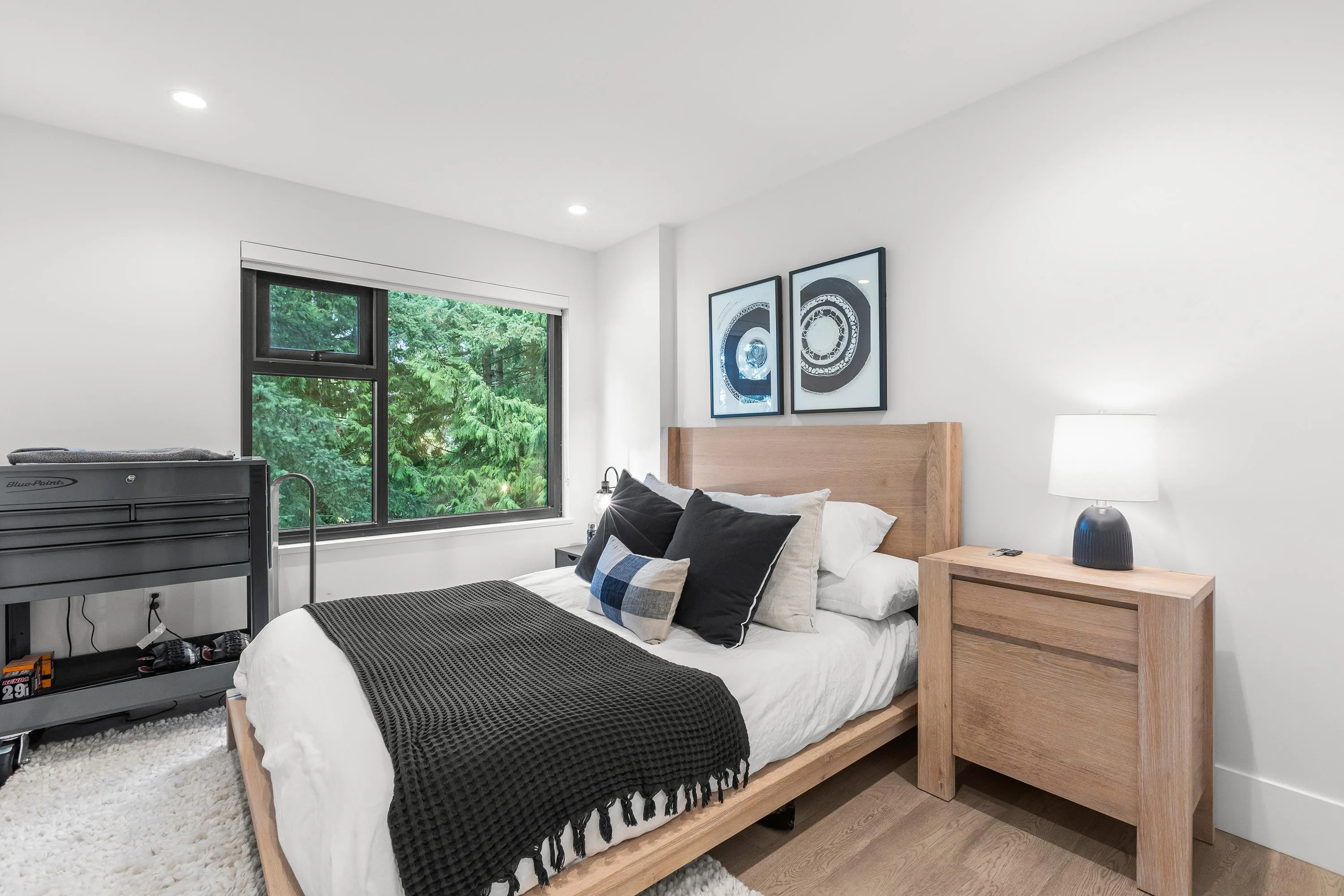 602 14825 Thrift Avenue