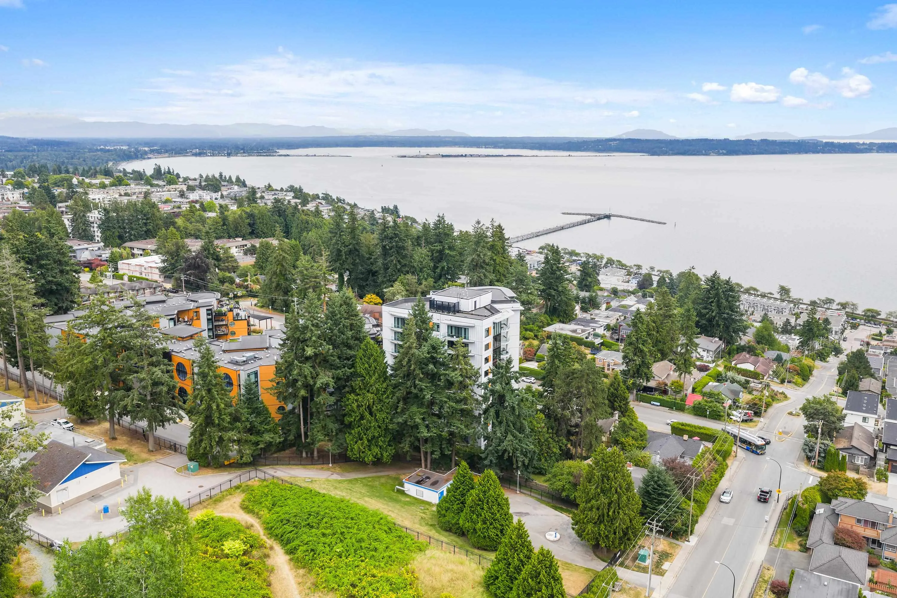 602 14825 Thrift Avenue