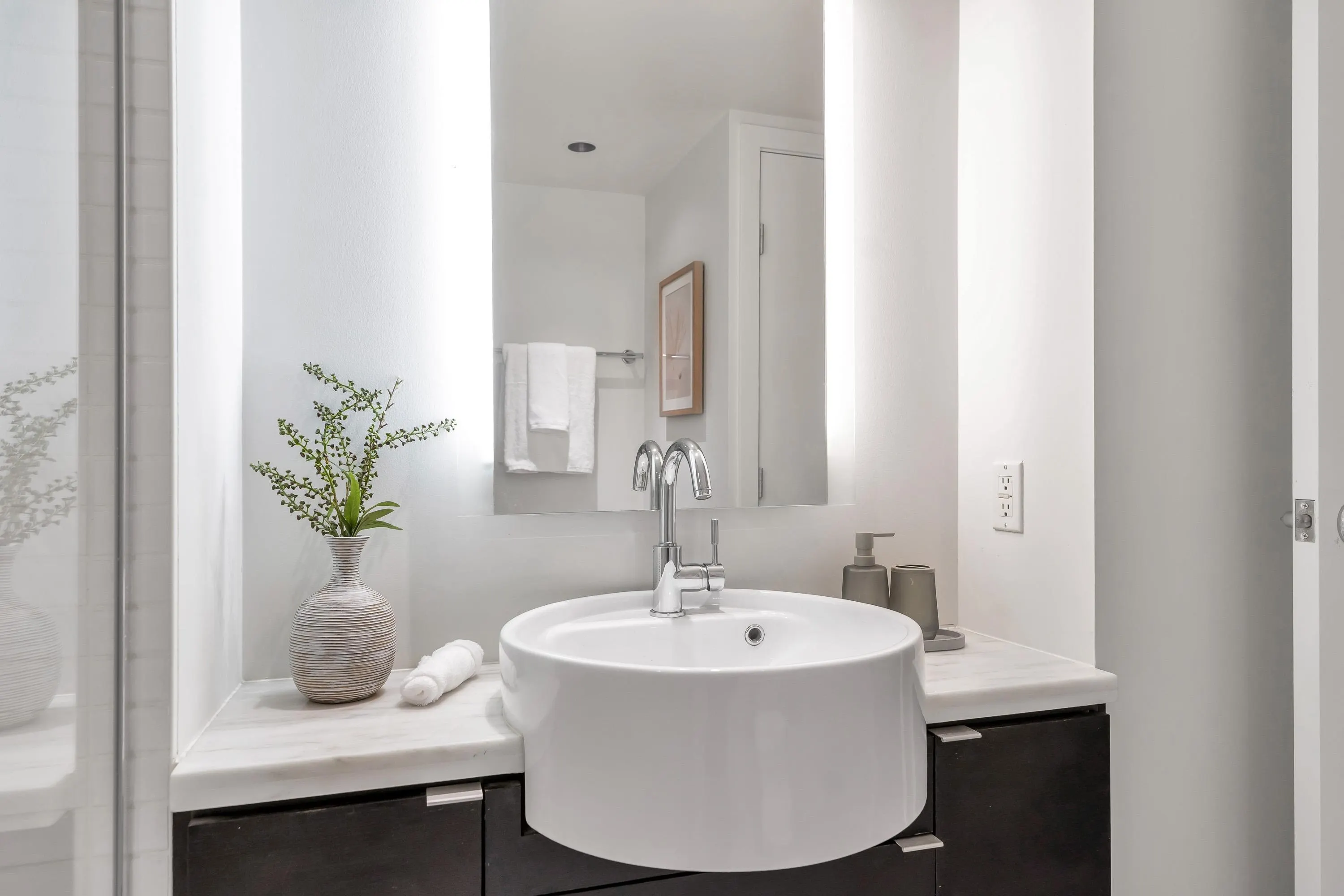 1003 1055 Homer Street